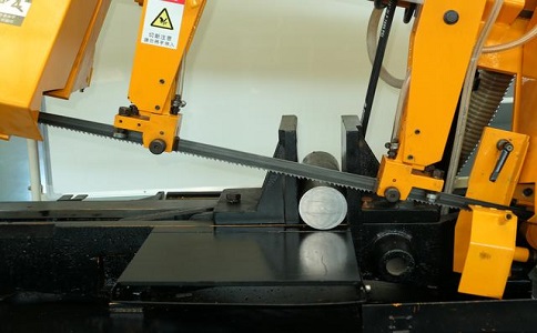 零陵数控带锯床自动送料精度会出现偏差吗？