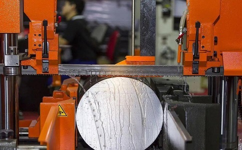 零陵立式金属带锯床切削出现跑带故障解决方法！